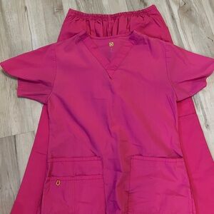 Wink scrub set. Top is size S, bottoms are M petite, drawstring elastic waist
